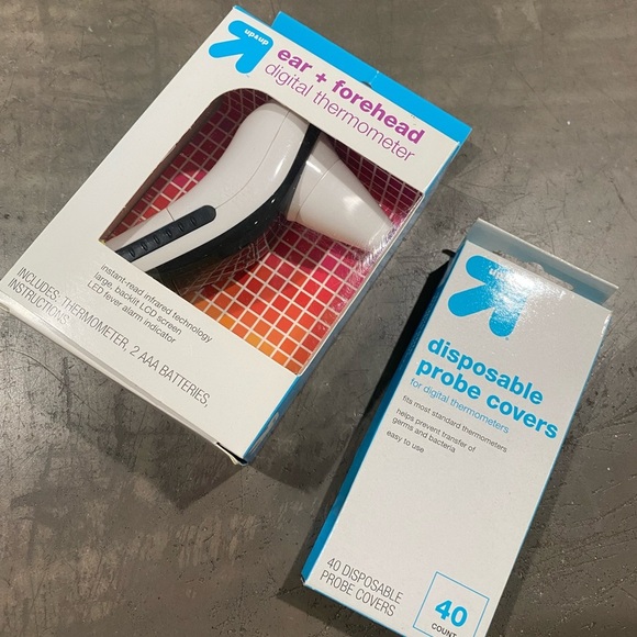 Digital thermometer and probe covers! ACCURATE and NON-INVASIVE - Picture 6 of 6